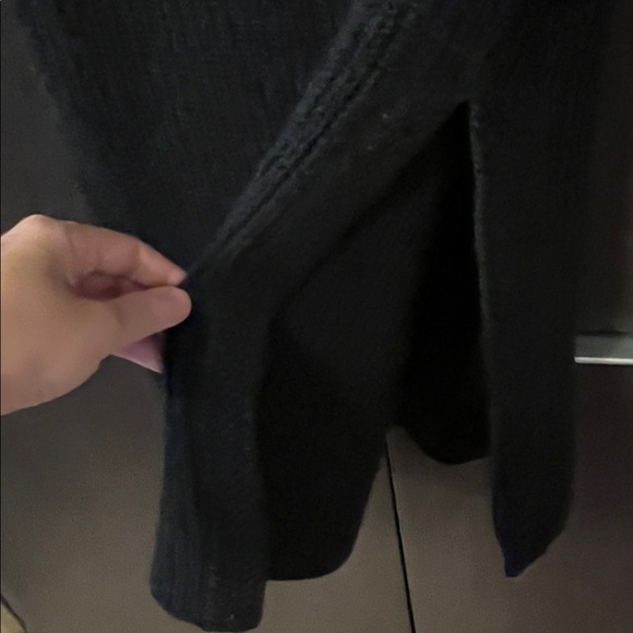 Aritzia Wilfred 100% wool (Italian yarn) sleeveless turtleneck sweater vest - Picture 4 of 5